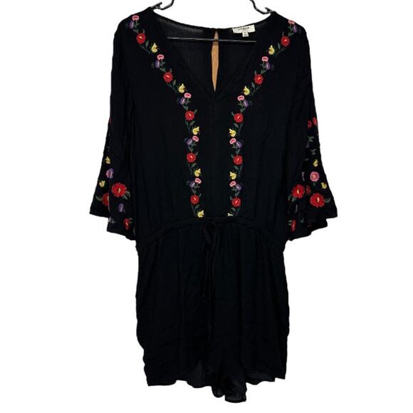 Umgee Black‎ 3/4 Bell Sleeve Floral Embroidered Romper Size M - Picture 1 of 10